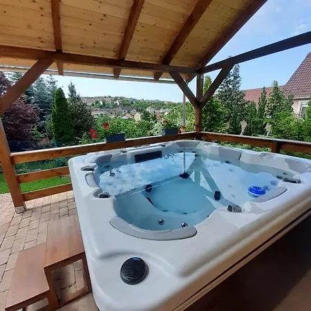 Flamingo Vendeghaz Bed & Breakfast Eger